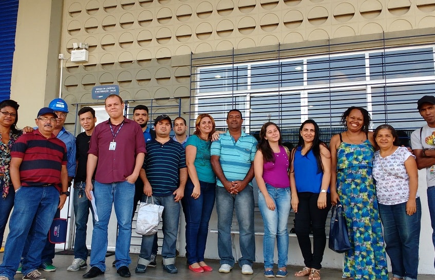 Alunos do curso de logística de almoxarifado do Colégio Virgem Poderosa visitem o Lafepe